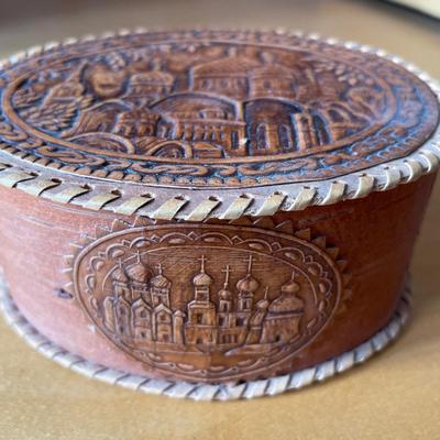 L70- Carved birch bark trinket boxes, coasters & toy
