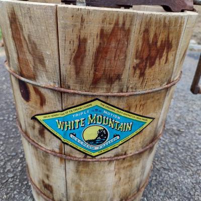White Mountain Manual Crank Ice Cream Maker