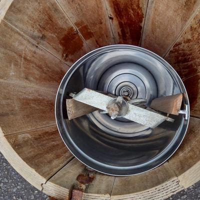 White Mountain Manual Crank Ice Cream Maker