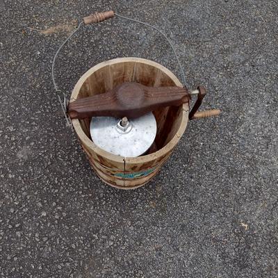 White Mountain Manual Crank Ice Cream Maker