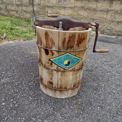 White Mountain Manual Crank Ice Cream Maker