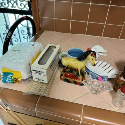 Kitchen dishes