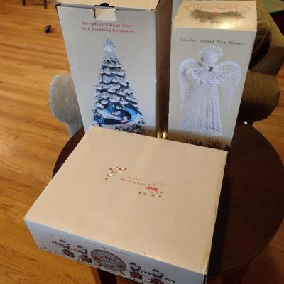 Collection of Cracker Barrel Christmas Home Decor