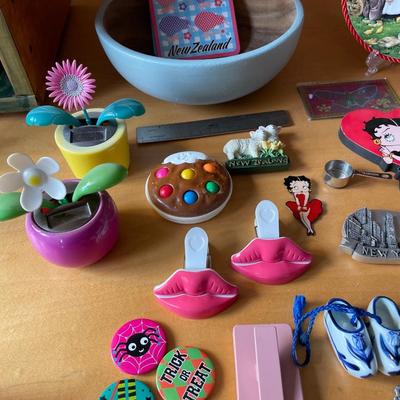 L73- wood bowl, magnets, etc