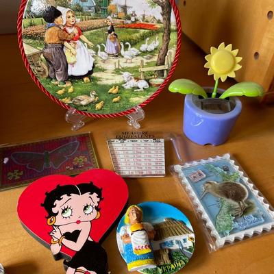 L73- wood bowl, magnets, etc