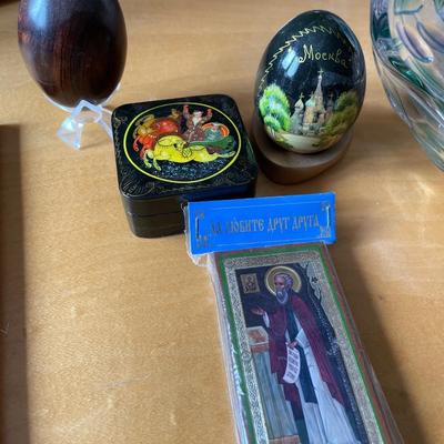 L77- Artwork, bowls, misc