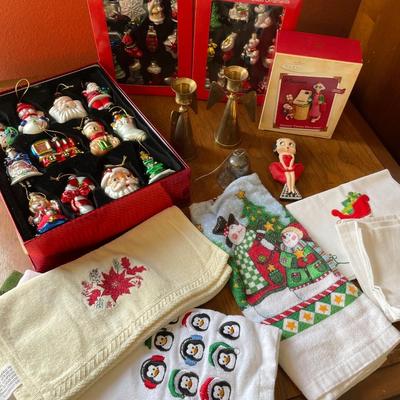C5- Christmas ornaments & towels