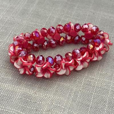 Red flowers with red beads stretchy bracelet