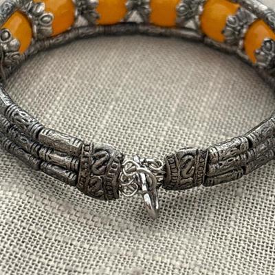 Vintage Silver Tone and Yellow Citrine color Bead Bracelet with Lobster Claw Clasp.
