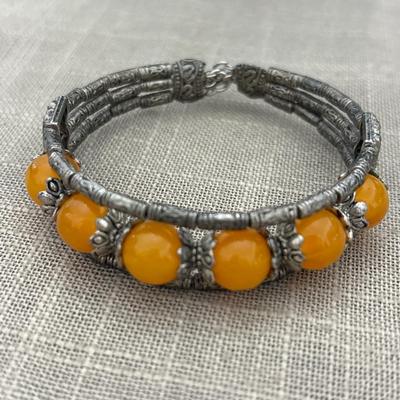 Vintage Silver Tone and Yellow Citrine color Bead Bracelet with Lobster Claw Clasp.