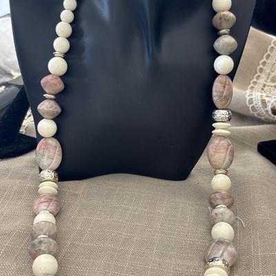 Vintage Mid Century White tone Graduated Bead Necklace