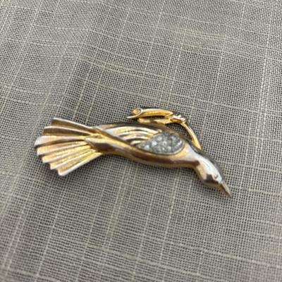 brooch Bird gold color Rhinestone Pave vintage 1940s Gorgeous