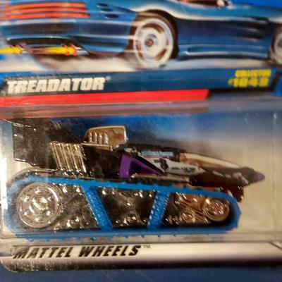 LOT 124 12 VINTAGE HOT WHEELS