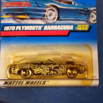 LOT 124 12 VINTAGE HOT WHEELS