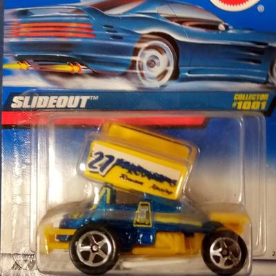 LOT 124 12 VINTAGE HOT WHEELS