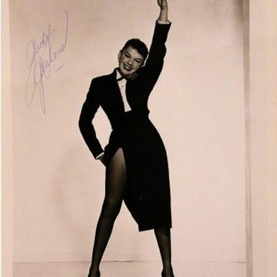 Judy Garland signed portrait photo 