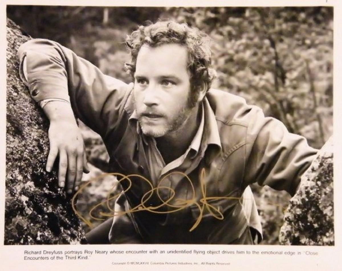 Richard Dreyfuss signed movie still photo | EstateSales.org