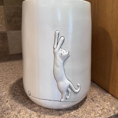 Stoneware Cat Wastebasket