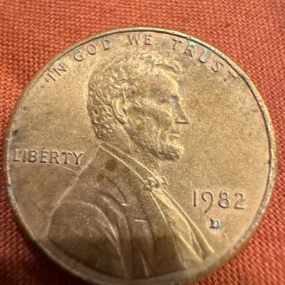 1982 SMALL DATE D MARK PENNY SUPER RARE