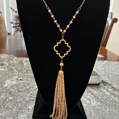 Women’s fashion necklace with crystal bead tassel