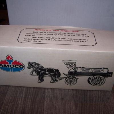 LOT 122 ERTL AMOCO HORSE & TANK WAGON BANK