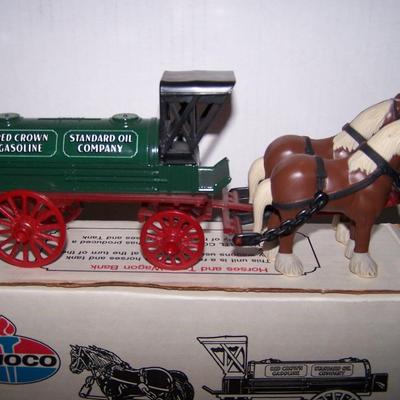 LOT 122 ERTL AMOCO HORSE & TANK WAGON BANK