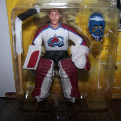 LOT 125 NEW IN PACKAGE STARTING LINE-UP PATRICK ROY AVALANCHE