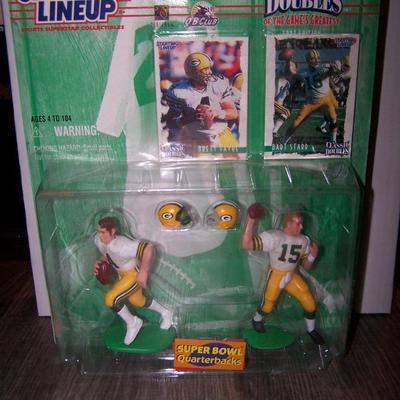 LOT 127 NEW IN PACKAGE STARTING LINE-UP CLASSIC DOUBLES BRETT FAVRE & BART STARR