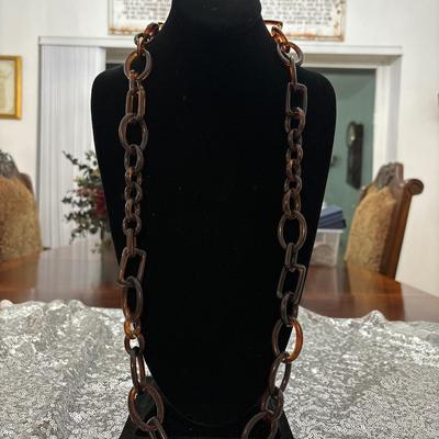Faux Tortoise shell chain link necklace