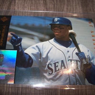 LOT 137 KEN GRIFFEY JR 1994 UPPER DECK OVER SIZED