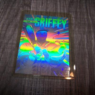LOT 138 KEN GRIFFEY JR "KID GRIFF" HOLOGRAMS