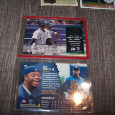 LOT 139 KEN GRIFFEY JR 10 CARD LOT W/ROOKIE
