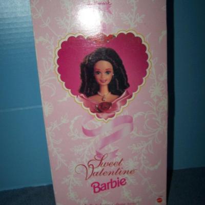LOT 144 NEW IN BOX HALLMARK BARBIE SWEET VALENTINE