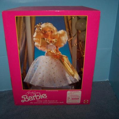 LOT 148 NEW IN BOX 1991 JEWEL JUBILEE BARBIE