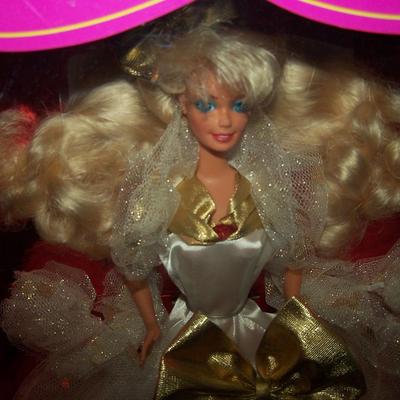 LOT 148 NEW IN BOX 1991 JEWEL JUBILEE BARBIE