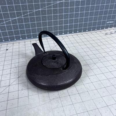 Low Profile Japanese Tea Pot, NICE looking