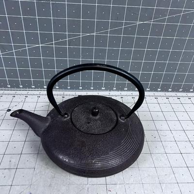 Low Profile Japanese Tea Pot, NICE looking