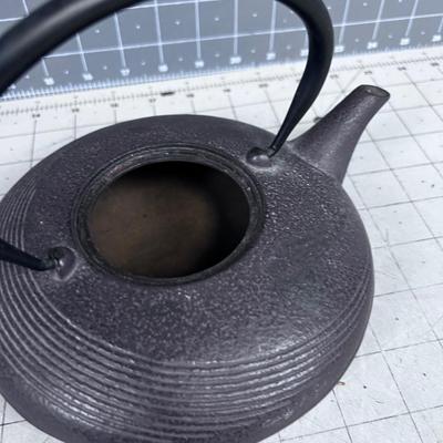 Low Profile Japanese Tea Pot, NICE looking