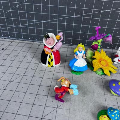 Alice In Wonderland Disney Figurines 