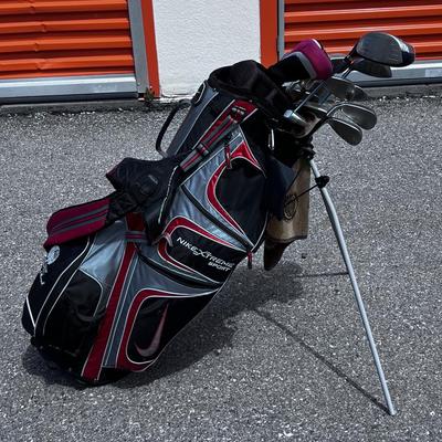 Golf Clubs in Red & Black NIKE XTREME Bag  Callaway Clubs 