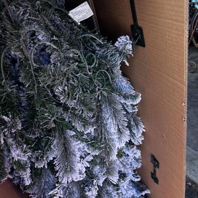 7.5 Vernon Pre-lite Christmas Tree