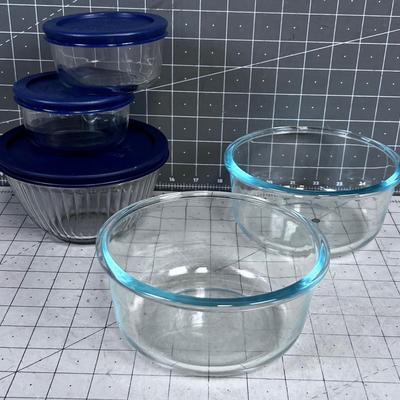 Pyrex Bowls some have Lids