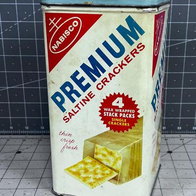 Vintage Nabisco Cracker Tin 