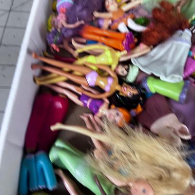 2 Trays of 3 & 4" Disney Dolls and Rubber Dress Collection Plus Parts and Accessories 