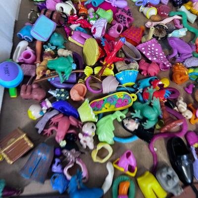 2 Trays of 3 & 4" Disney Dolls and Rubber Dress Collection Plus Parts and Accessories 