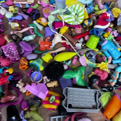 2 Trays of 3 & 4" Disney Dolls and Rubber Dress Collection Plus Parts and Accessories 