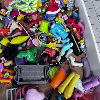 2 Trays of 3 & 4" Disney Dolls and Rubber Dress Collection Plus Parts and Accessories 