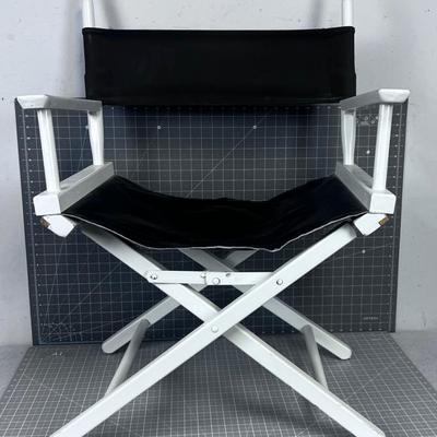Directors Chair Black & White