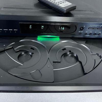 ONKYO Compact Disc Changer With Remote (6) Disc Changer
