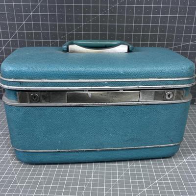 Turquoise VINTAGE Cosmetics Case
